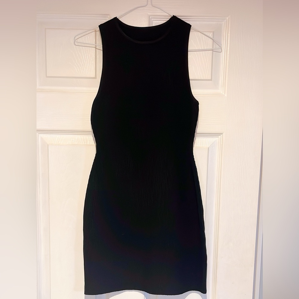 Sleeveless Black Ribbed Sculpt Bodycon Dress - Picture 2 of 5